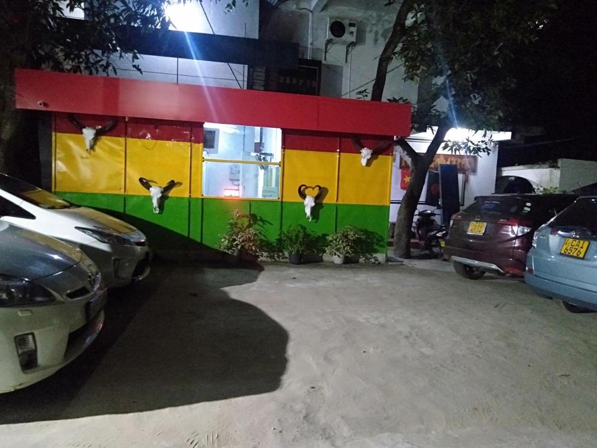 Selahn Inn Katunayaka Buitenkant foto