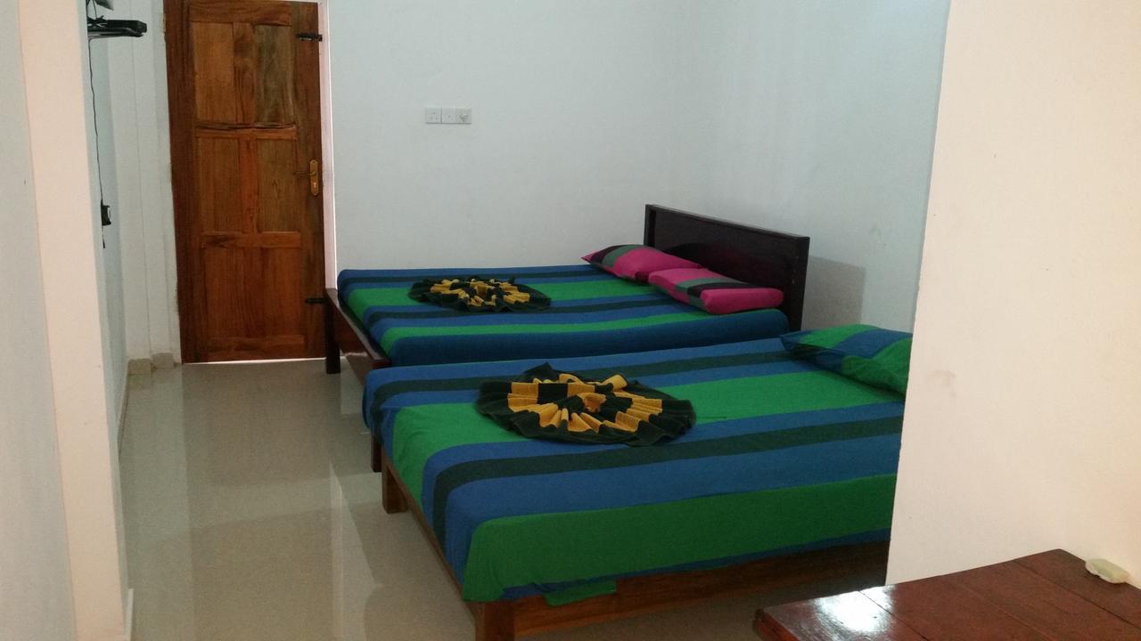 Selahn Inn Katunayaka Buitenkant foto