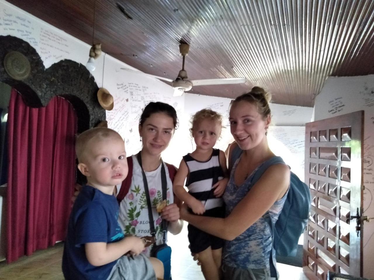 Selahn Inn Katunayaka Buitenkant foto